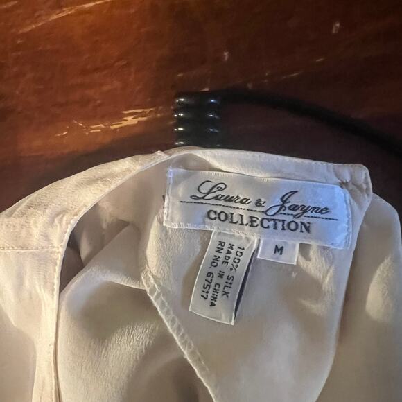 Vtg Laura & Jane Collection Womens Silk Blouse w/Pocket M Old Money Workwear - Picture 7 of 11